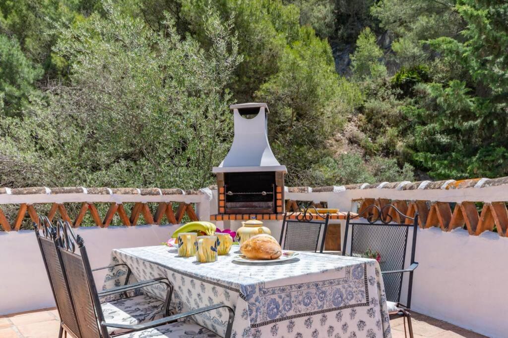 Casa Rosa, Con Encanto Y Piscina Climatizada Frigiliana Zewnętrze zdjęcie